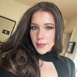 Jess V's profile image