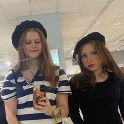 keiraandbecca's profile image