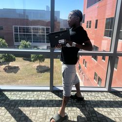 short lightskin king's profile image