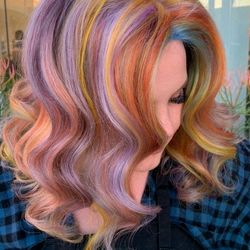 Taylor Paschal•LA Hair Stylist's profile image