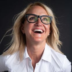 Mel Robbins's profile image