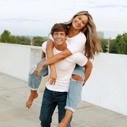 TAYLOR & SOPHIA's profile image