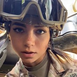 Elizabeth👮🏻‍♀️'s profile image