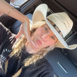 Lexi Rae's profile image
