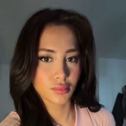 Alina's profile image