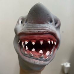 the.shark.puppet's profile image
