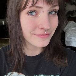 𝐣𝐨𝐯𝐢𝐞's profile image