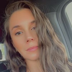 Emily Kuehler's profile image