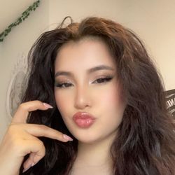 F E R I 🦢's profile image