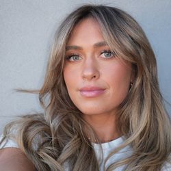 tori halford's profile image