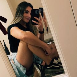 •Alicia Lee•'s profile image