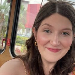 EmilyWatchesTV's profile image