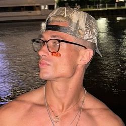 afraidofnowoman's profile image