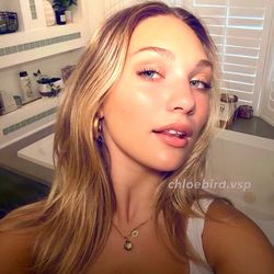 𝐂𝐡𝐥𝐨𝐞𝐛𝐢𝐫𝐝.𝐯𝐬𝐩's profile image