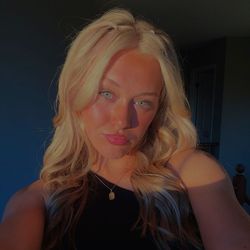 EM☀️'s profile image