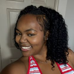 Dee's profile image
