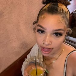 Simoné's profile image